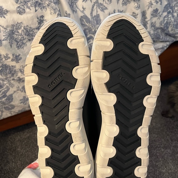 Sorel boots - Picture 5 of 5